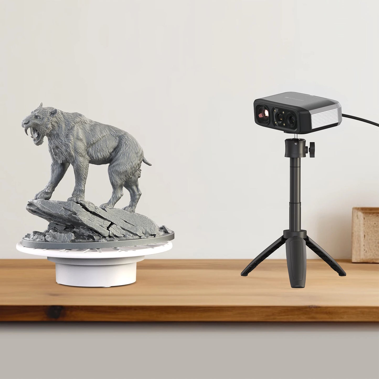 3DMakerpro Moose Lite 3D Scanner for 3D Printing 0.05mm Accuracy Handheld 3D Model Scanner Support 10-1500mm Objects Size 10FPS